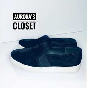 Vince 9.5 Black Suede Slip On Blair